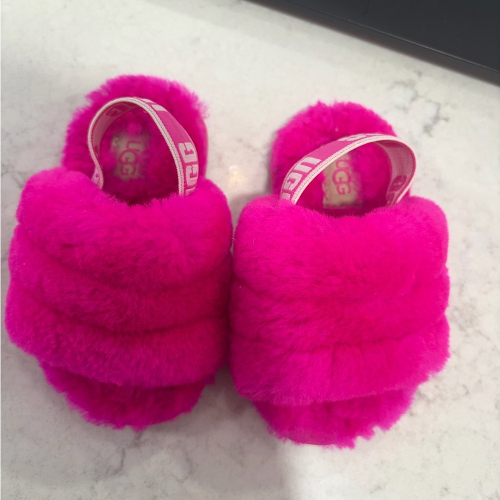 UGG Vibrant Pink Fluff Yeah Slides